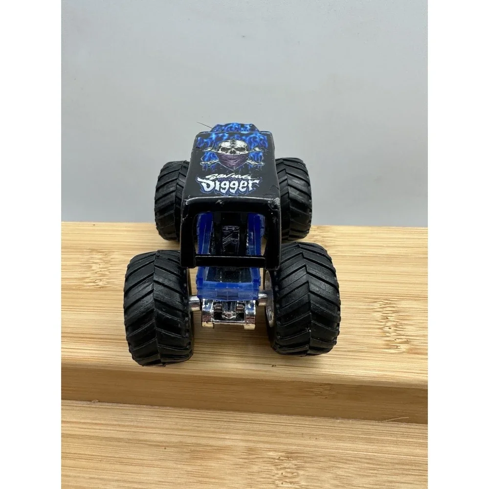 Monster Jam Son-Uva Digger 1:64 Diecast Monster Truck